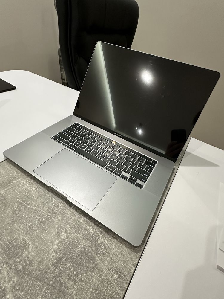 Macbook pro 2019 16 | 512GB 16 Ram 5300M i7