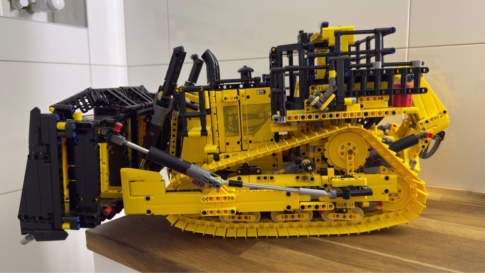 Lego Technic 42131 CAT D11