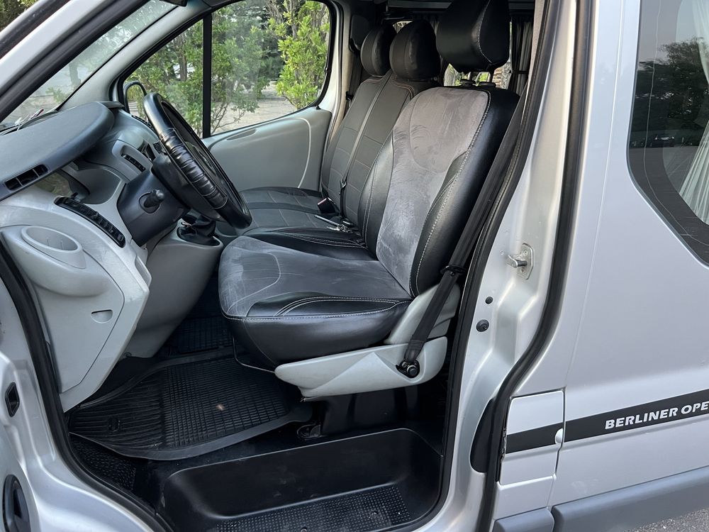 Opel Vivaro Long пассажир 6 мест , категория ..В..