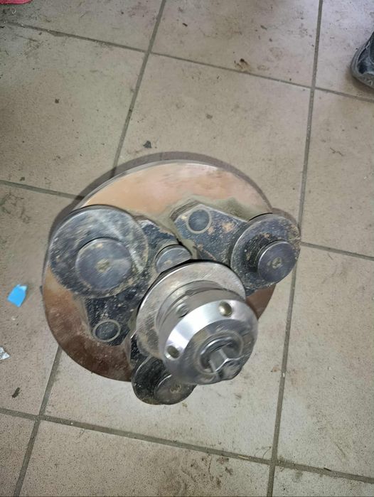 Wyważarka do kół osobowych i ciężarowych z podnośnikiem Unitrol 2162