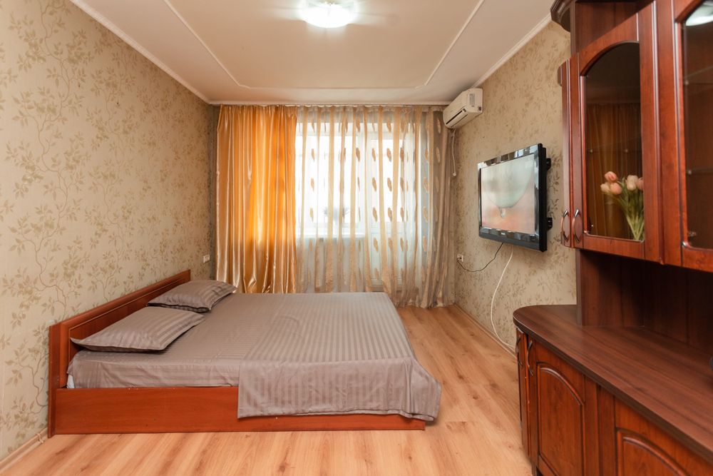 Оренда квартири подобово / погодинно. Стандарт 3 кім. Троїцька