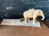 Słoń drewniana figurka rzeźba