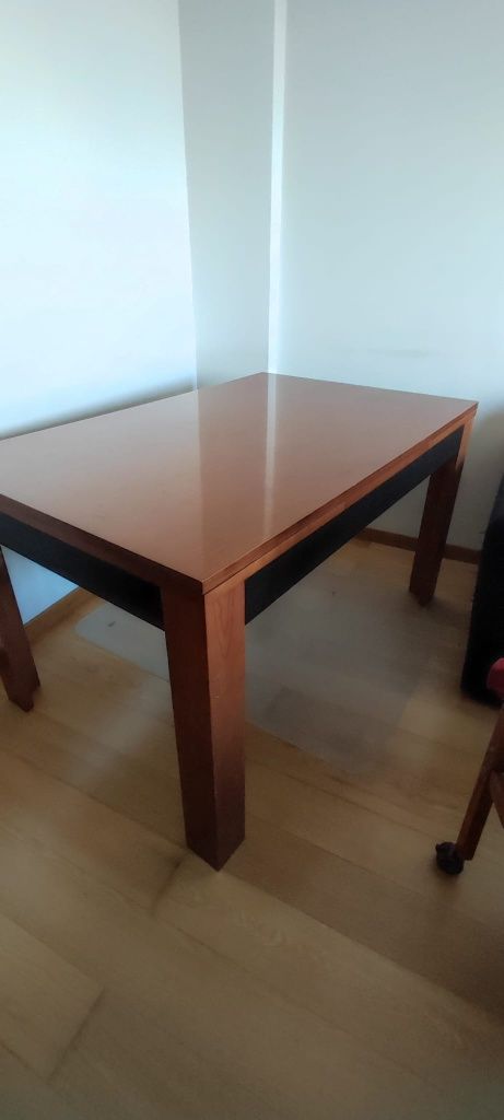 Mesa jantar pinho extensível com 6 cadeiras