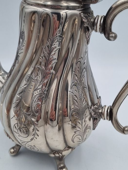 Sygnowany zestaw kawowy/herbaciany plater