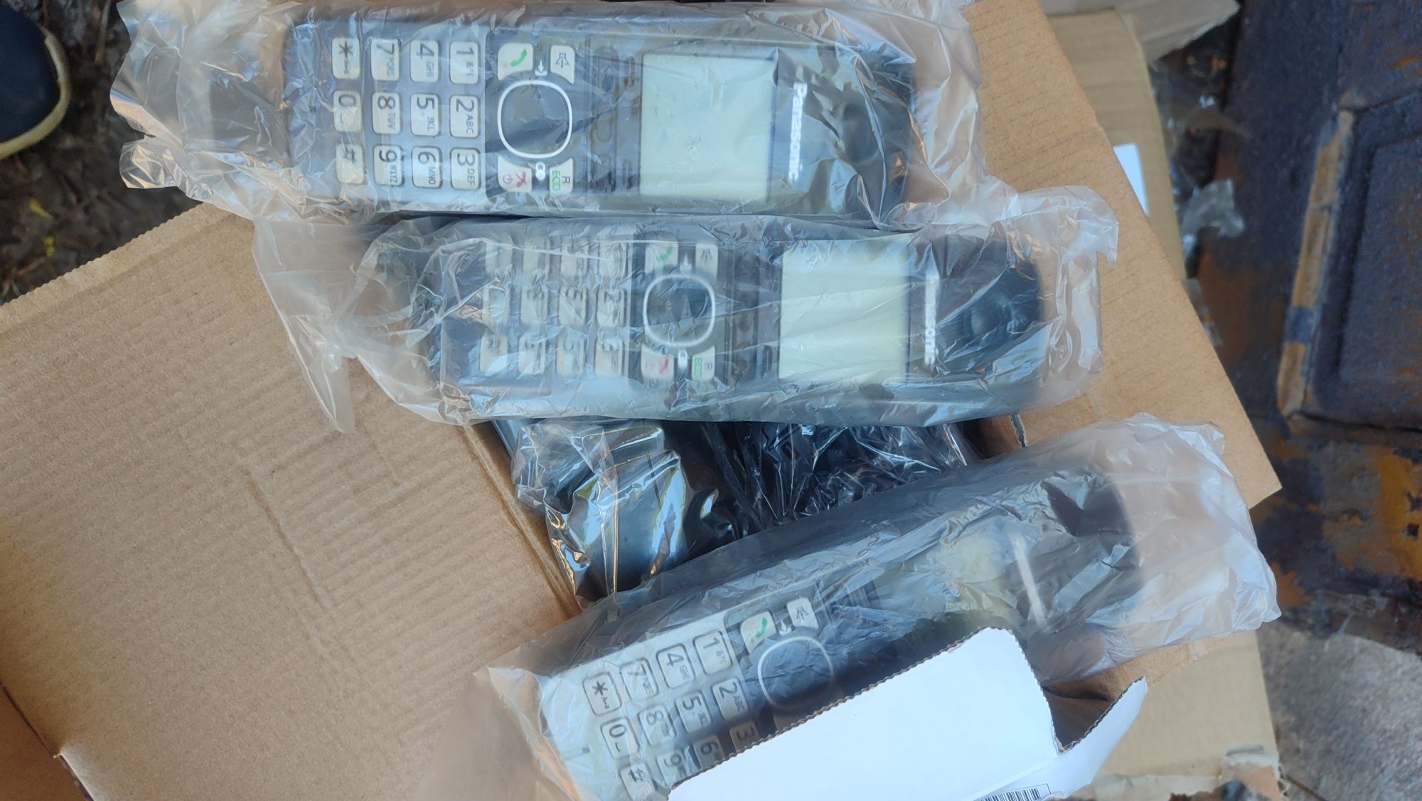 Telefony stacjonarne Panasonic KX-TG6723