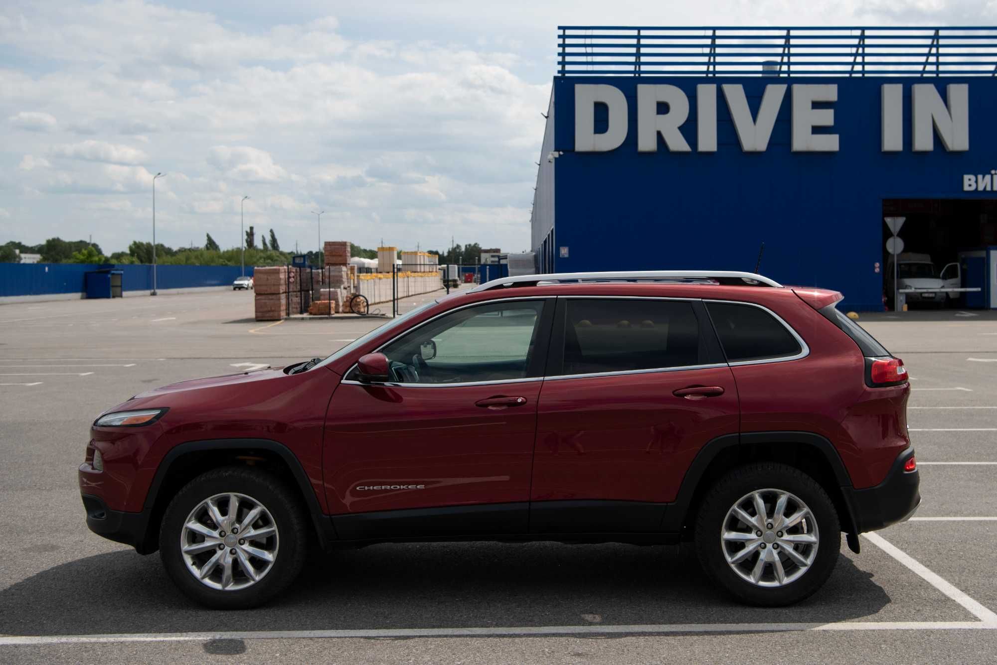 Jeep Cherokee KL 3.2 повний привід з цілою безпекою