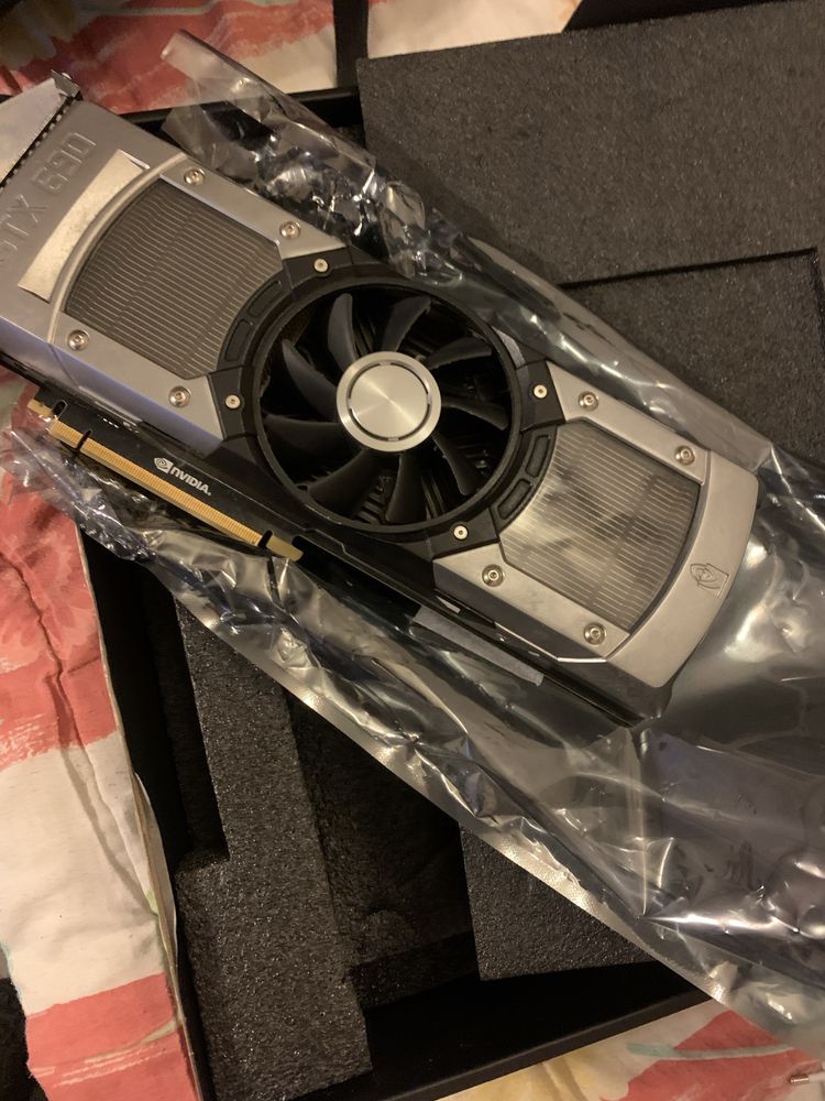 Karta grafiki  gtx 690