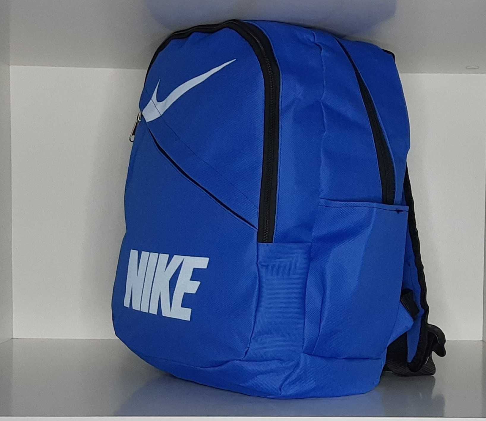 Спортивный рюкзак Nike на 2 отделения. Новый.