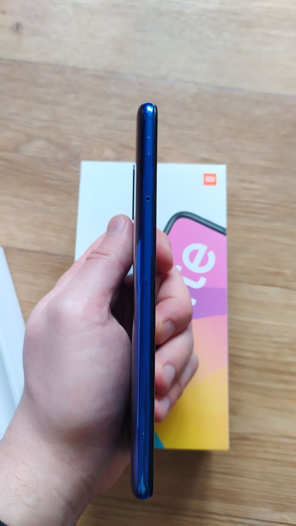 Xiaomi mi 9 lite 6/64 NFC (нова батарея)
