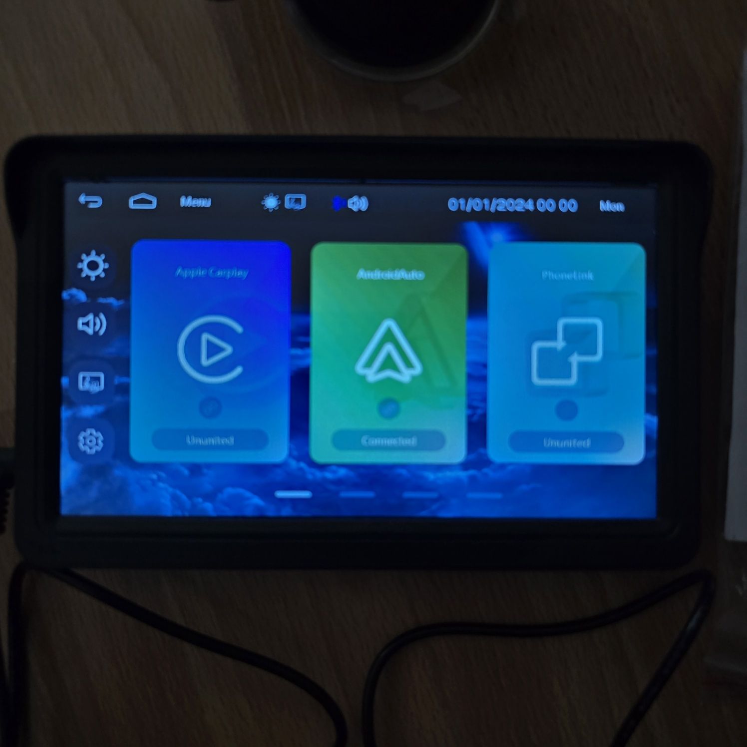 Panel samochodowy 7" przenośny z wifi+ BT+Android Auto i CarPlay