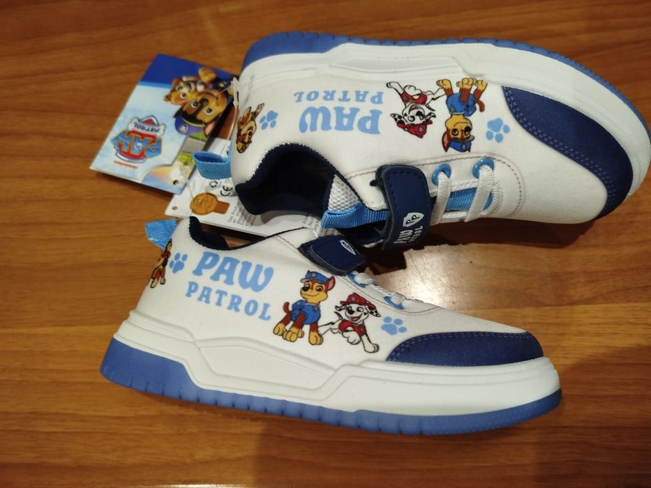 Buty sportowe Paw Patrol ze świecącą podeszwą rozmiar 29 Nowe