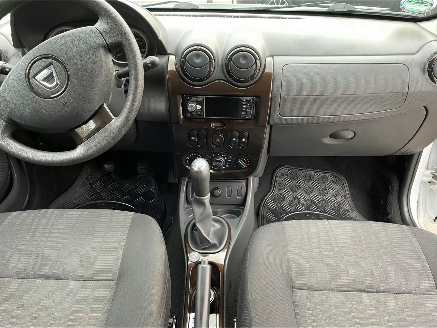 Dacia DUSTER 2012 рік газ бензин