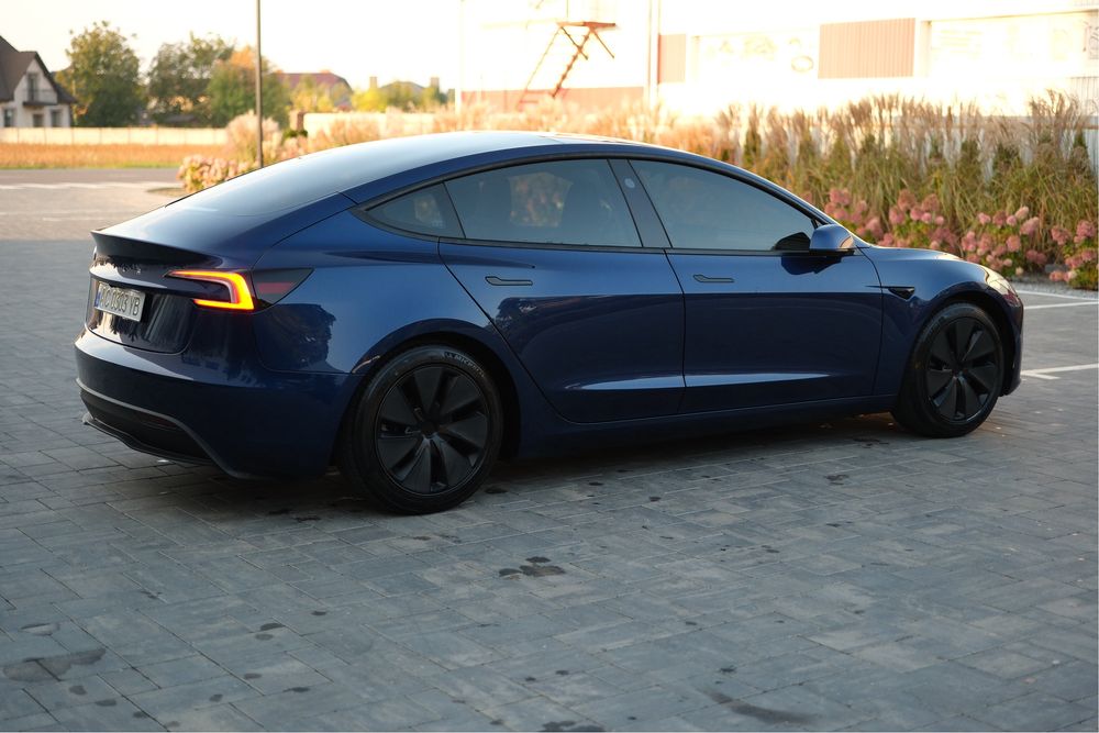 Tesla model 3 Highland