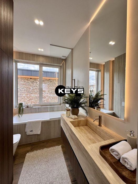 Продаж будинку з ремонтом 200м, 8 соток|Закрита територія|ГАЗ