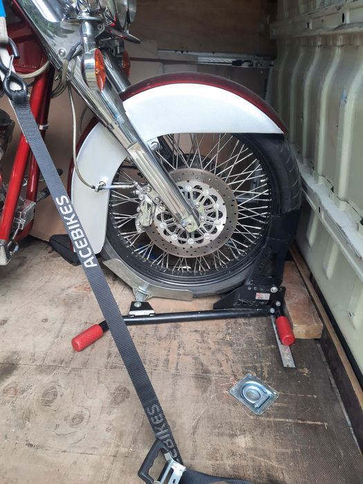 Мотоэвакуатор безпечна доставка мотоцикла, квадроцикла, мотоевакуатор