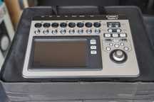 QSC TOUCHMIX 8 mikser cyfrowy jak Nowy +Walizka