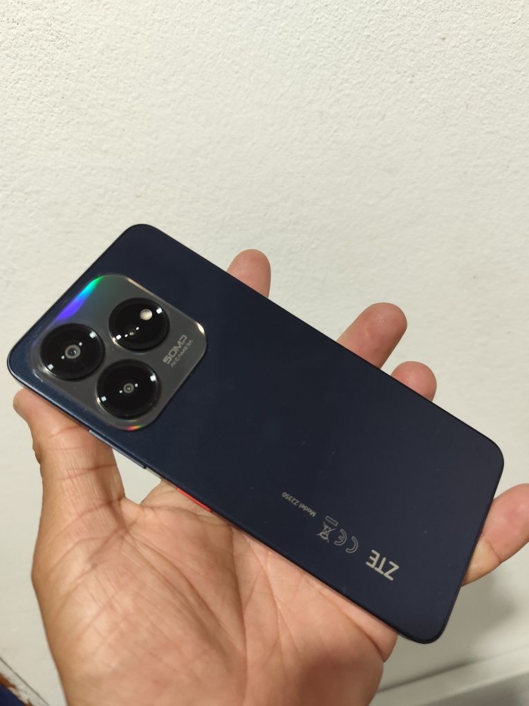 ZTE BLADE V60 Vita 16GB ram Total/256GB rom/aceito retoma inferior
