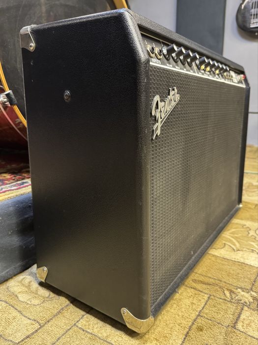 Продам Fender Frontman FM212R
