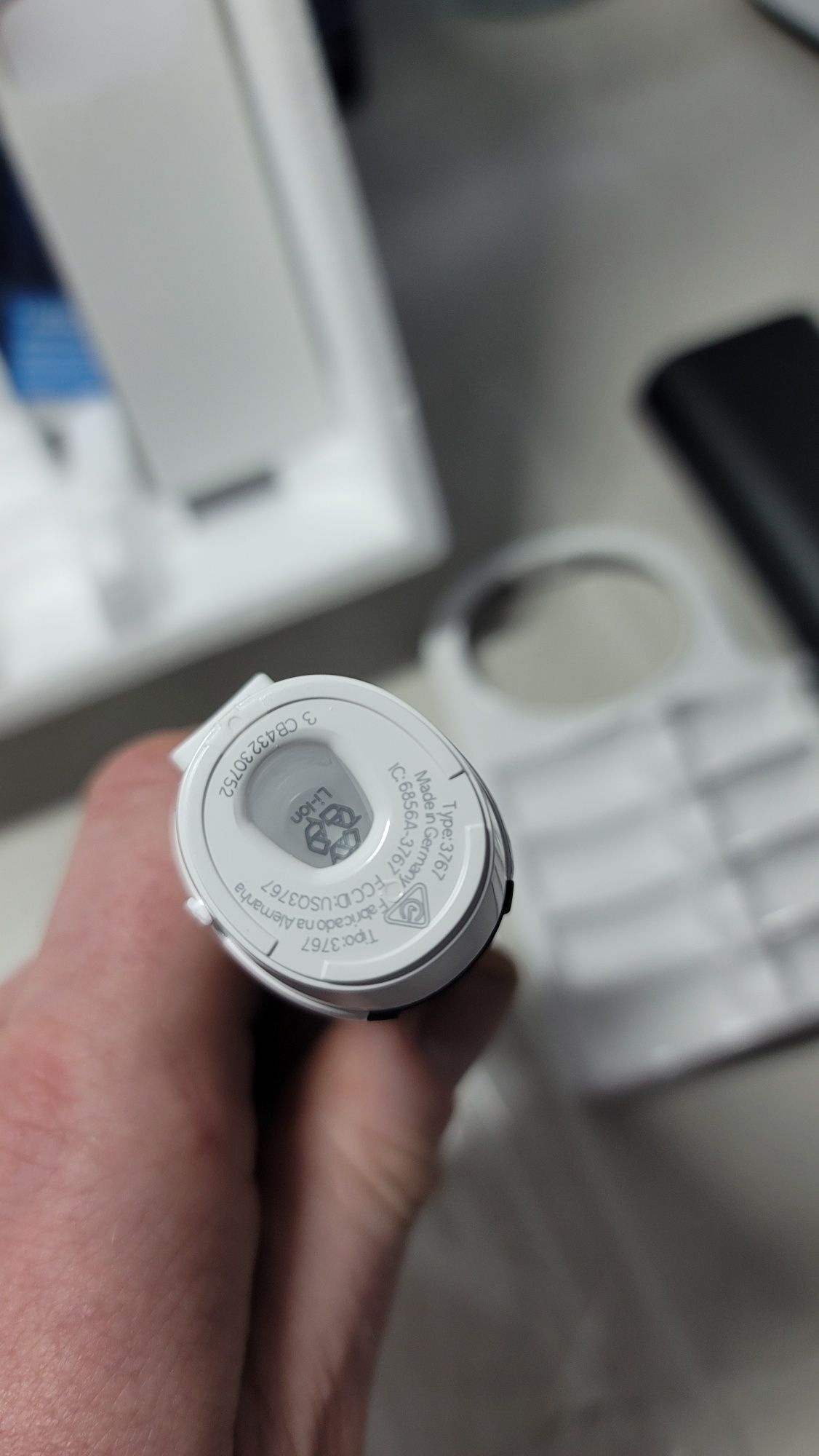 Електрична зубна щітка Oral-B Smart4