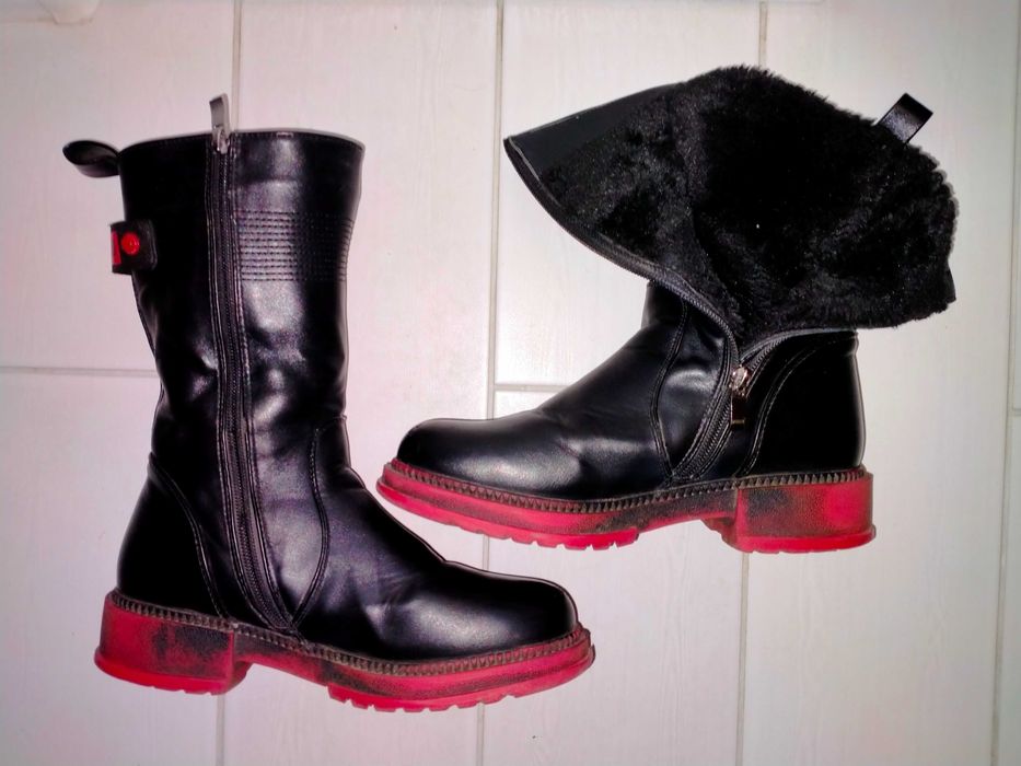 Зимові чоботи (сапожки), 37 р., устілка 23-23,4 см
