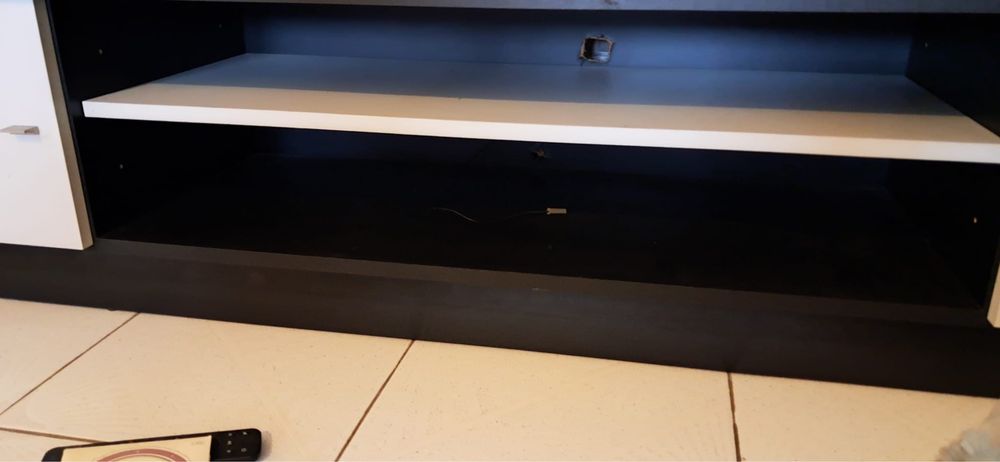 Movel TV em bom estado