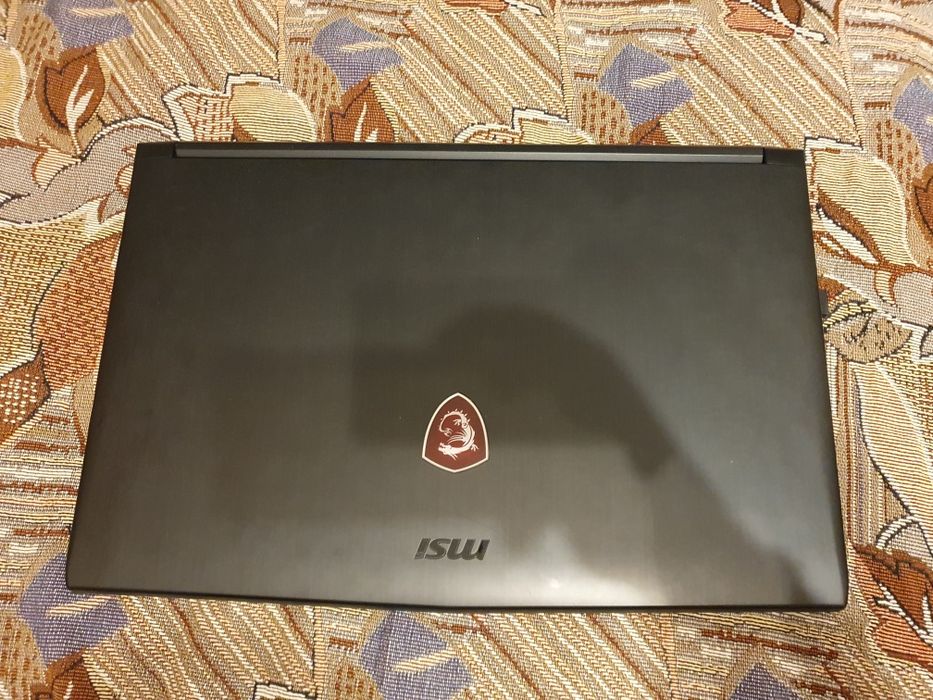 Игровой ноутбук MSI GV62 8RD / 15.6"
