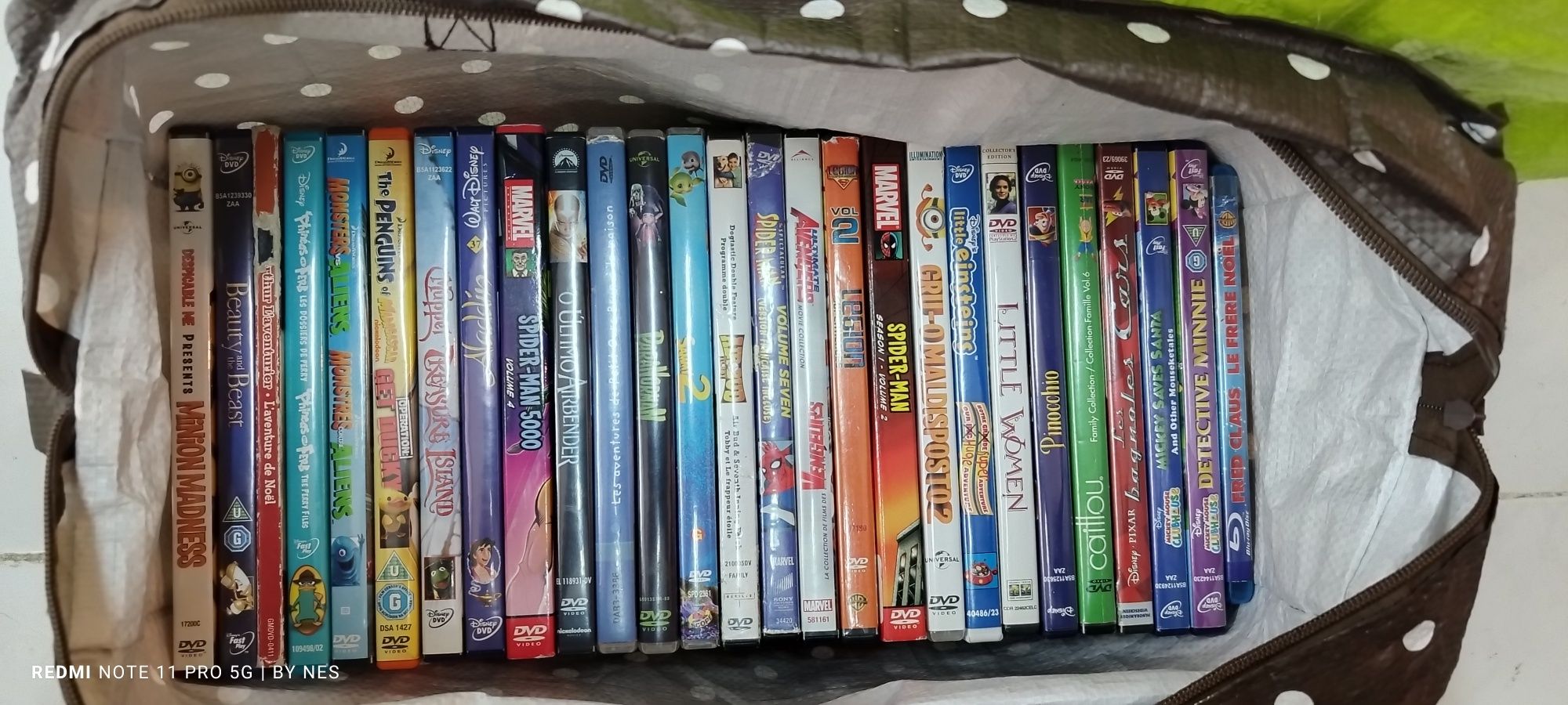 90 DVDs infantis