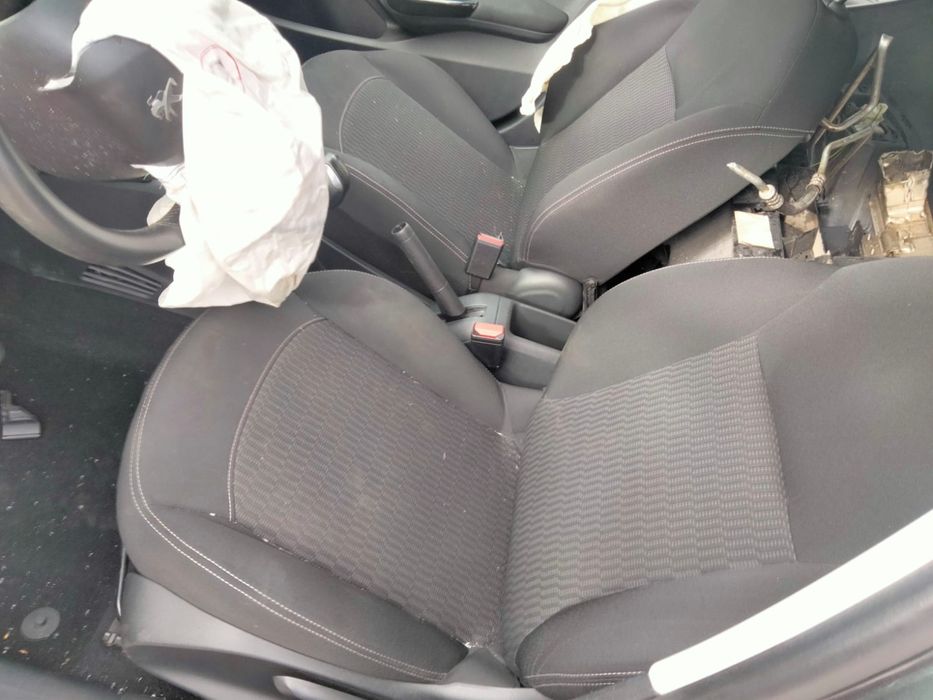 PEUGEOT 208 1.2 PURE TECH DE 2016 DISPONÍVEL PARA PEÇAS