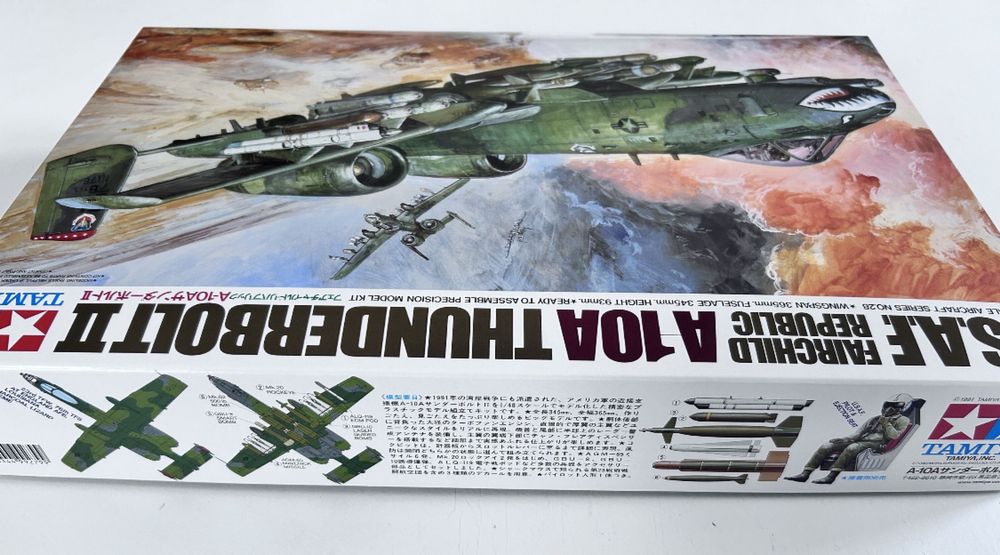 Samolot A10 Thunderbolt model do sklejania Tamiya 61028