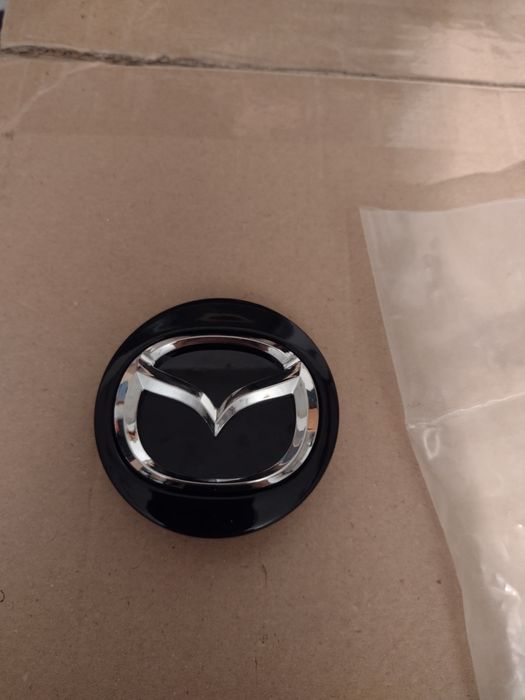 Znaczek dekielek do alufelg Mazda + zaworek gratis do czujników ciśnie