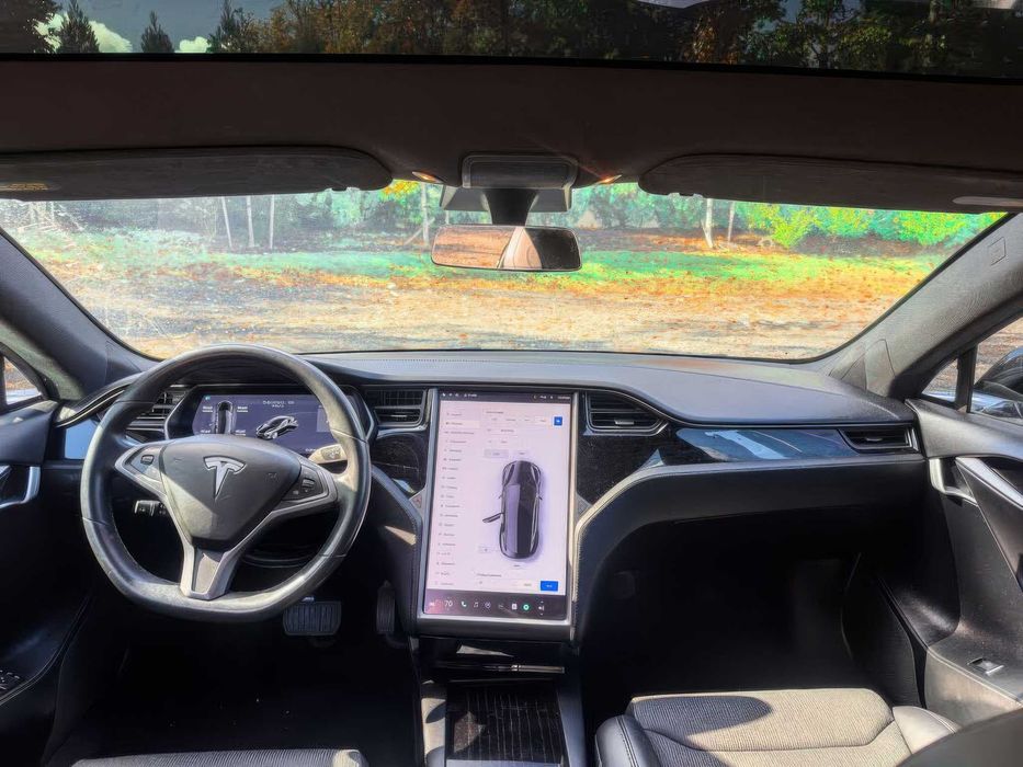 Tesla Model S 75D      2018