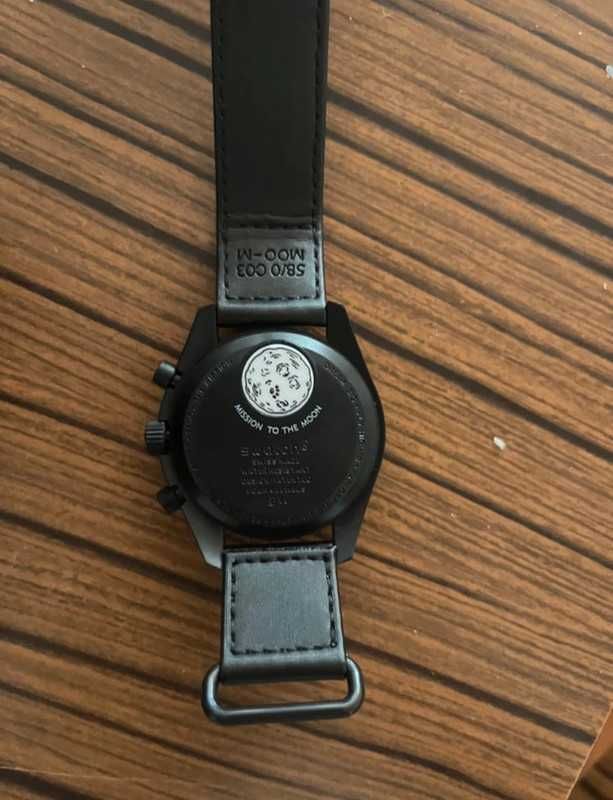 Omega x Swatch - Mission To The Moonphase -Snoopy New Moon - SO33B700
