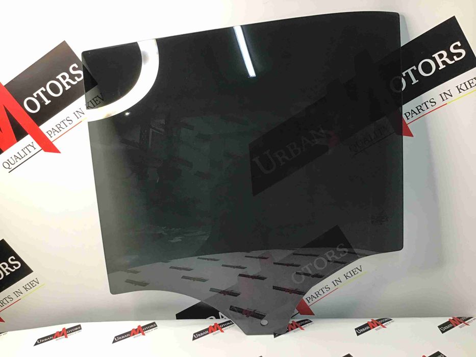 Стекло задней левой двери Mercedes W167  a1677353300