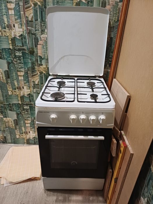 Продам газовую плиту MILANO