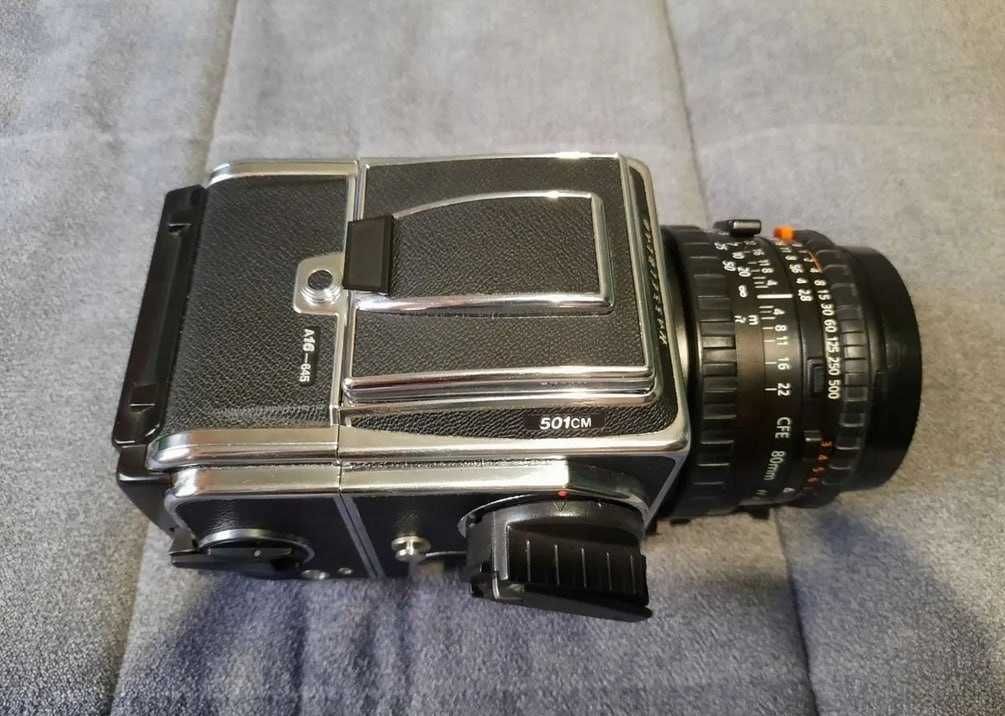 Hasselblad 501CM with lens Planar 80mm f/2.8 CFE