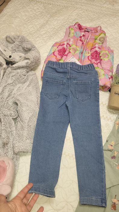 Пакет, лот,набір одягу на дівчинку 104-110,4-5,халат,сукня,джинси,юбка