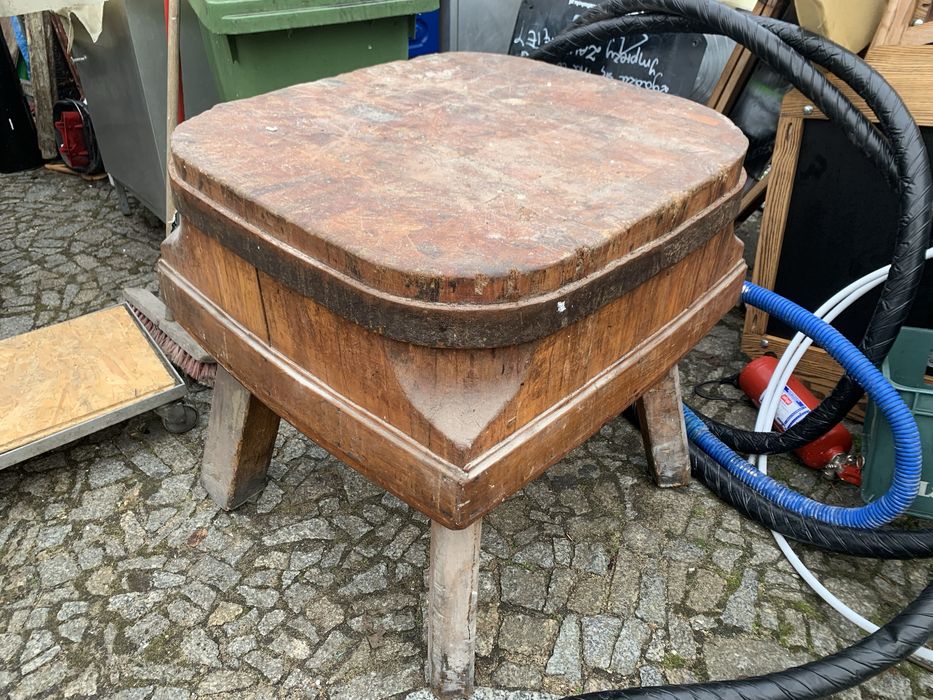 Zabytkowy Kloc Masarski, stół rzeźniczy