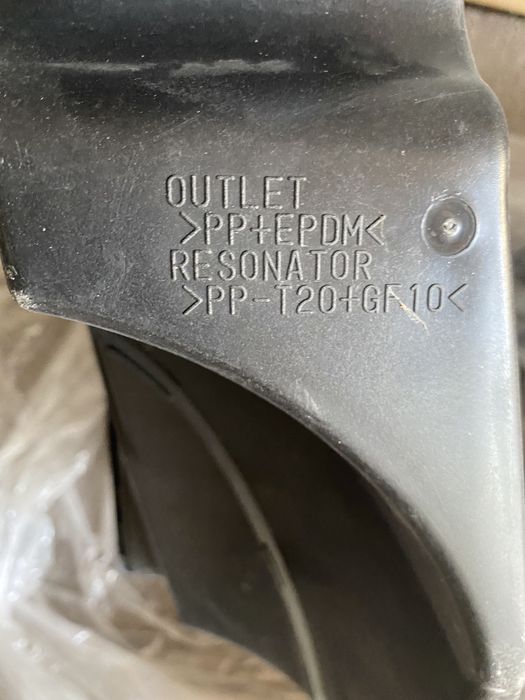 Корпус воздушного фильтра toyota fj cruser