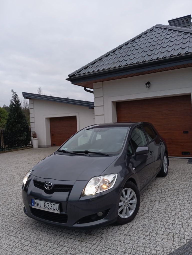 Toyota Auris 1.6 benzyna