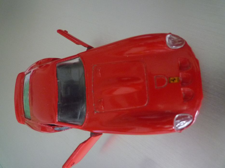 Ferrari 250 GTO Maisto miniatura escala 1/38 Comprimento ; 12 cm. Muit
