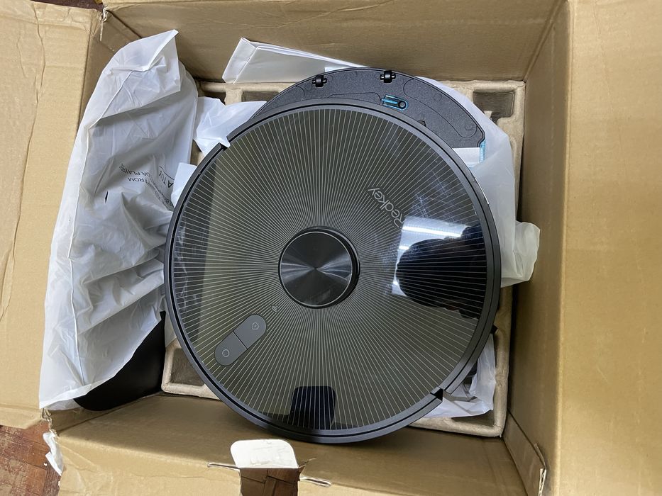 Робот пилосос Redkey R10