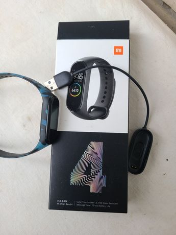 Фитнес браслет Xiaomi MI Smart Band 4