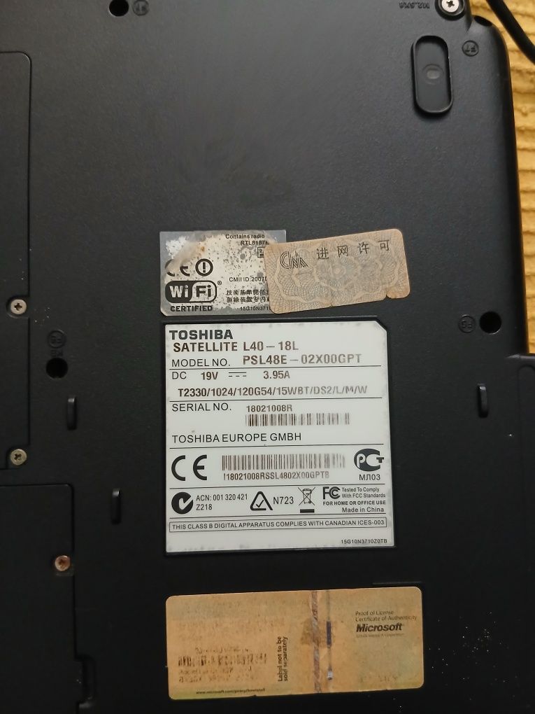 Toshiba Satellite L40 18L Acende sem Carregador para Arranjo ou Peças