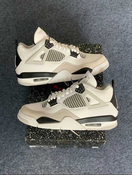 Buty Trampk Jordan 4 Retro military black R.42