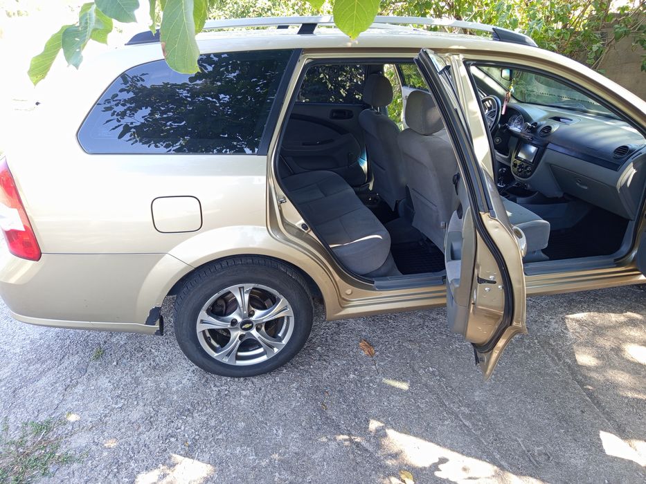 Шевроле Лачетти универсал 1.6