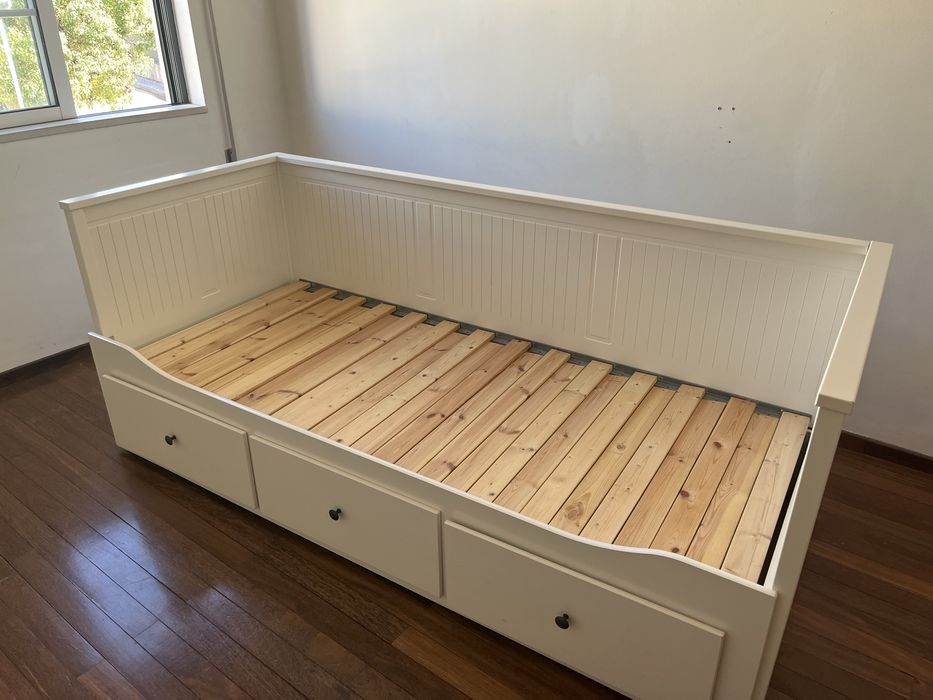 Cama de solteiro Henms