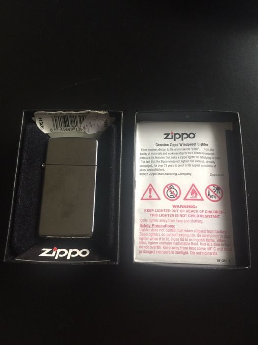 Zippo novo na caixa