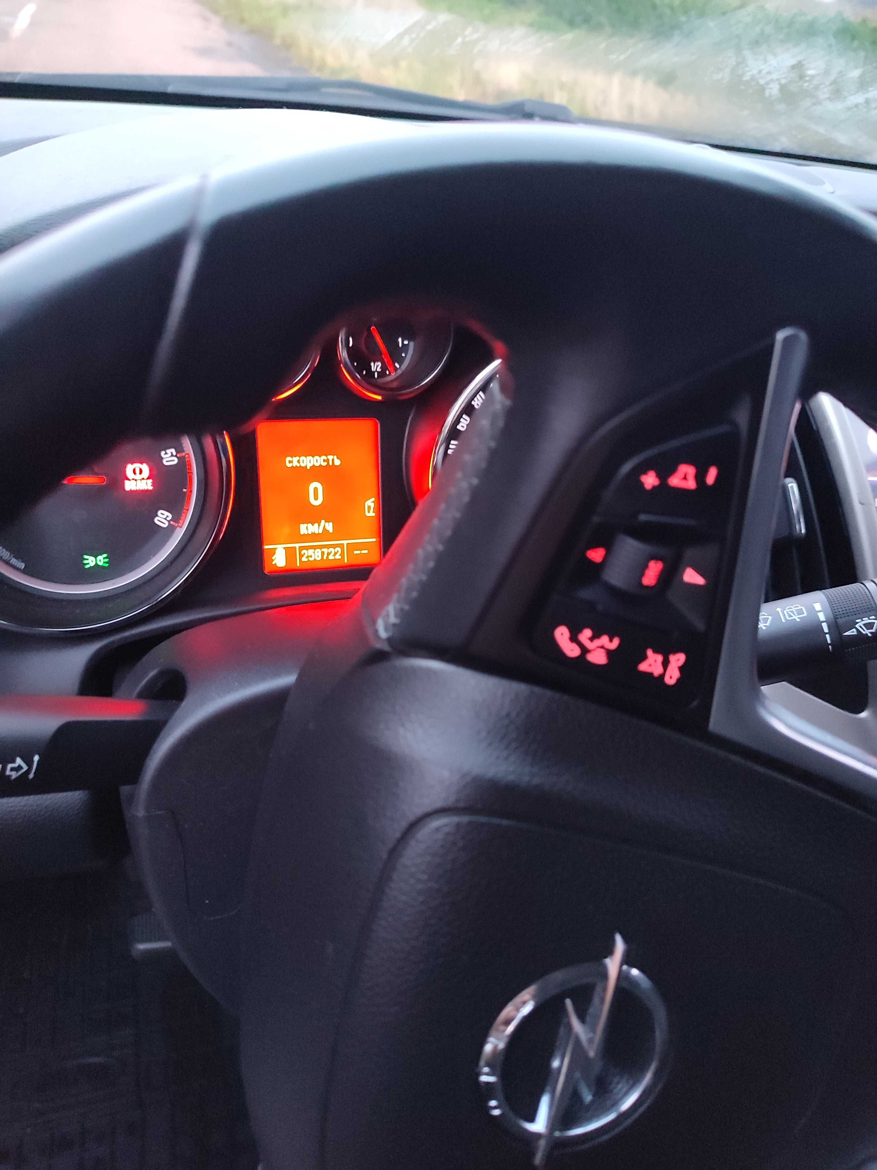 Opel Astra J 1.7 CDTI (125 лошадей)