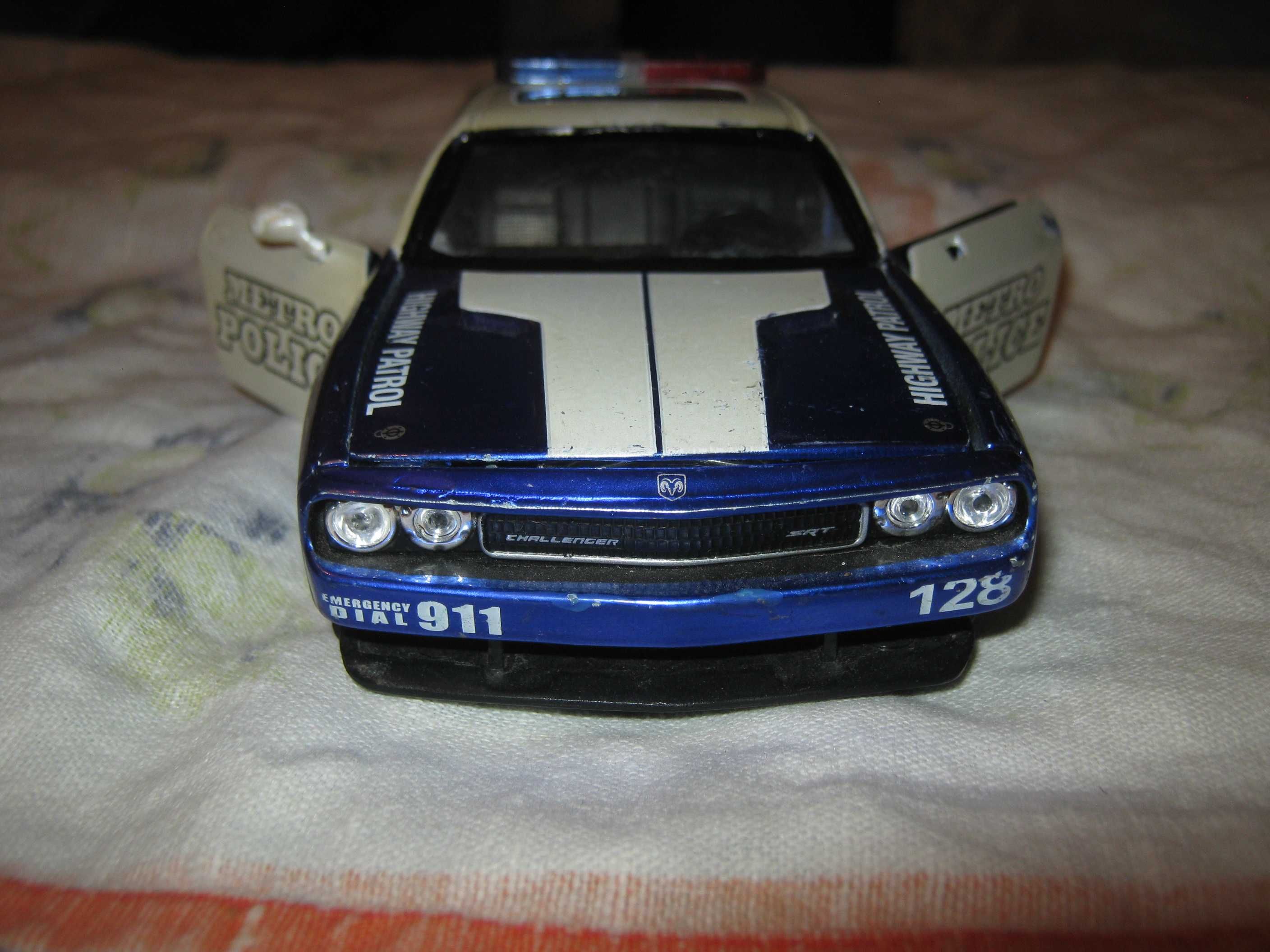 Dodge Challenger,1:24.