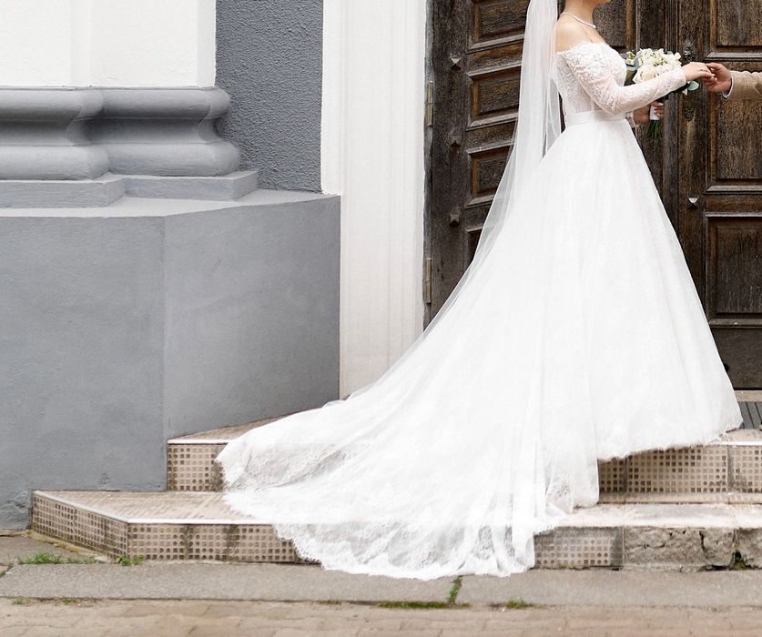 Продам неймовірну весільну сукню. Після хімчистки в ідеальному стані